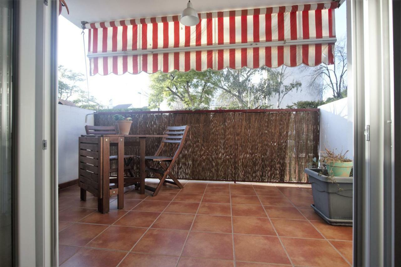 Bonito apart. con PARKING Y PISCINA Mairena del Aljarafe Esterno foto