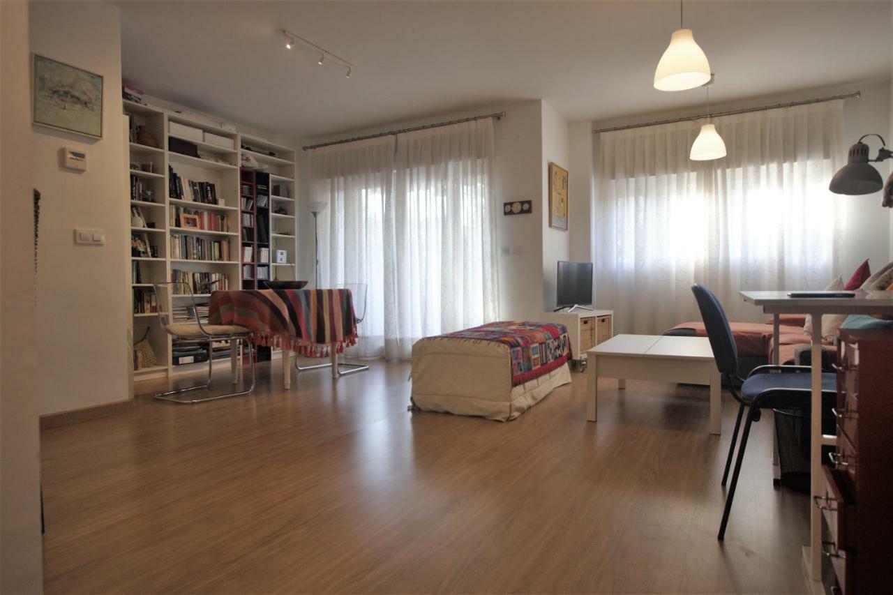 Bonito apart. con PARKING Y PISCINA Mairena del Aljarafe Esterno foto