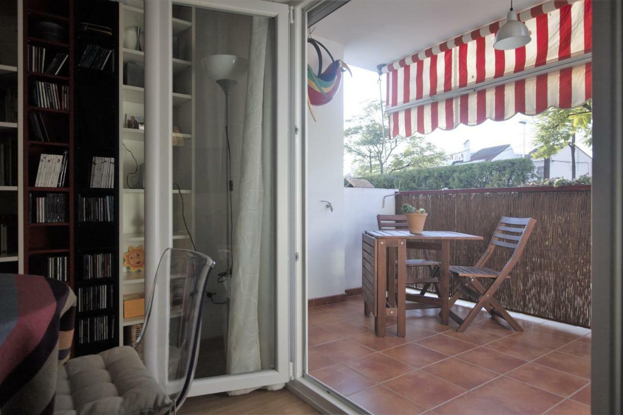 Bonito apart. con PARKING Y PISCINA Mairena del Aljarafe Esterno foto