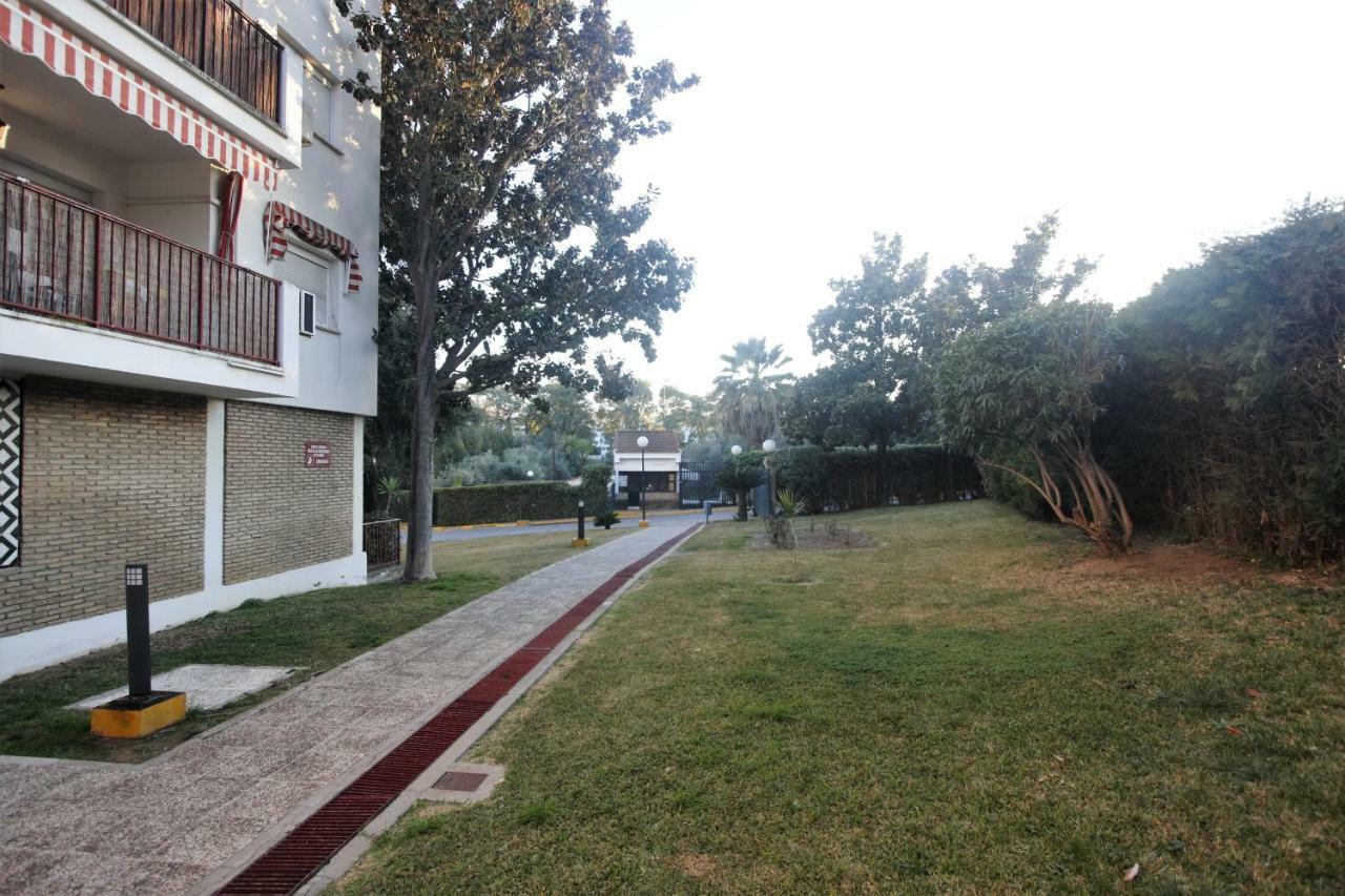Bonito apart. con PARKING Y PISCINA Mairena del Aljarafe Esterno foto