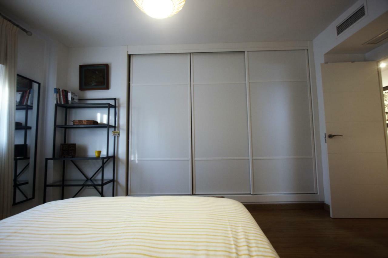 Bonito apart. con PARKING Y PISCINA Mairena del Aljarafe Esterno foto