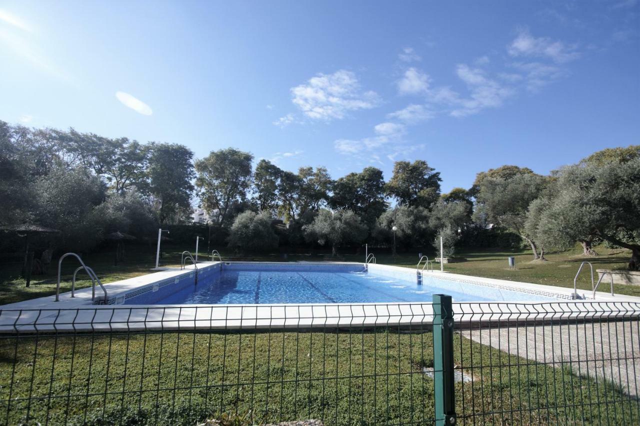 Bonito apart. con PARKING Y PISCINA Mairena del Aljarafe Esterno foto